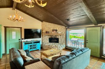 Laredo Cabin living room