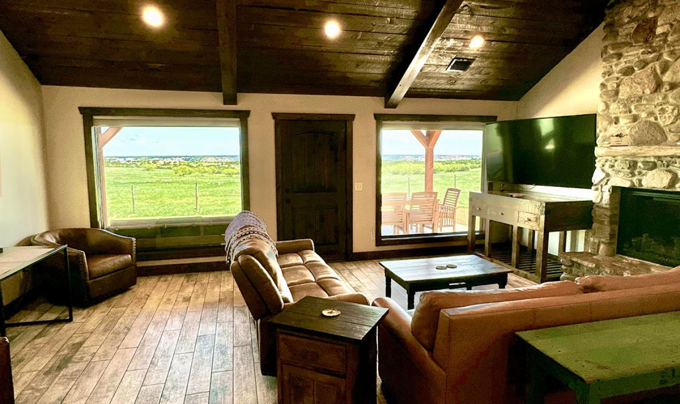 Rustlers Draw cabin living room