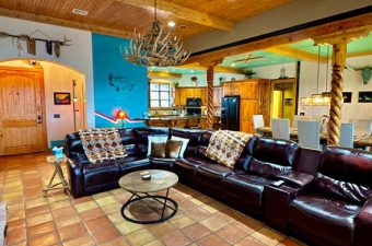 kiowa-crest-living-room